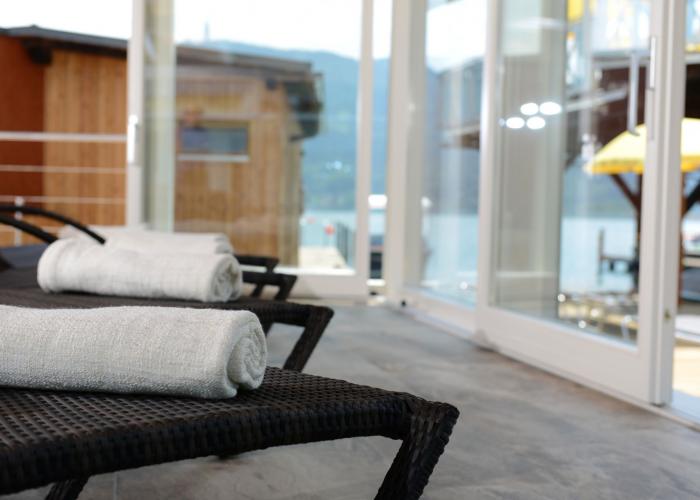 Auszeit am See -  im Pavillon mit Blick auf den See  Pavillon1